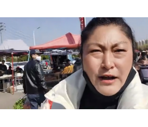 乳山银滩宫家庄大集，周末学生仍成主力军，蔬菜瓜果新鲜，海鲜全