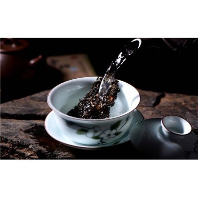 七彩孔雀普洱茶生茶饼勐海黎明星火茶厂金孔雀357g厂家直销图5