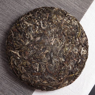 批发云南普洱茶 2013年易武正山早春茶 明前生茶 357g七子饼图2