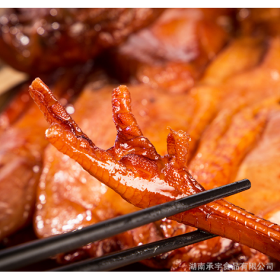 湖南腌制风干腊鸡 整只烟熏风吹鸡 酒店餐饮腊味菜厂家批发图2