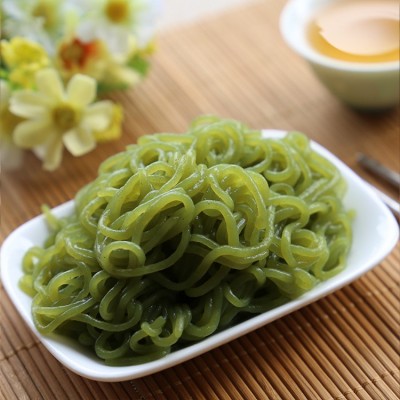 英之雨饱腹代餐低热量零脂肪出口代加工魔芋菠菜面300克 厂家直销图3