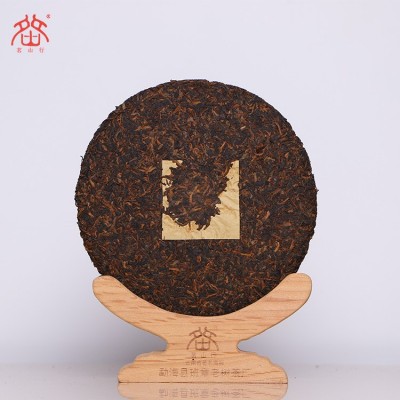 云南厂家源头勐海厂家供应布朗金芽古树普洱茶熟茶饼茶357克图3