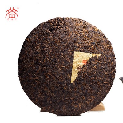 云南厂家源头勐海厂家供应布朗金芽古树普洱茶熟茶饼茶357克图5