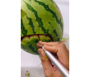 #水果雕刻 #食品雕刻教学 学员作品展示，不够完美但是已经很好了