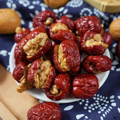 红枣夹核桃仁新疆枣夹核桃 大红枣夹核桃香甜可口休闲食品256g装图3