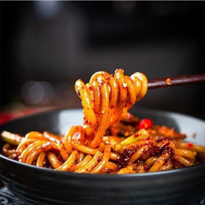 网红新疆爆辣炒米粉 鲜粉拌米粉粗米线方便速食品带酱料厂家批发