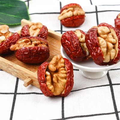 【枣夹核桃】批发新疆特产小包装散装枣夹核桃休闲零食若羌红枣图2
