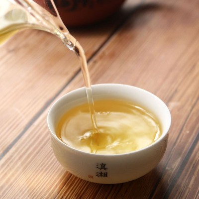 滇湘茶业 厂家源头货源云南普洱生茶饼 隐山普洱茶饼357g七子饼茶图2