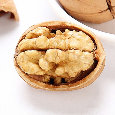 工厂定制新疆特产新二核桃新货批发薄皮原味代发一级手捏即开饱满图2