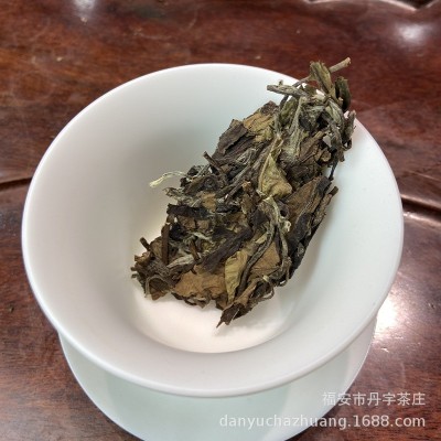 茶叶白茶贡眉饼传统贡眉2018年1650#350g一饼一件48饼图5
