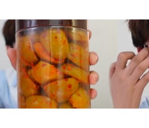 水果奇葩吃法，一口下去酸到掉牙！