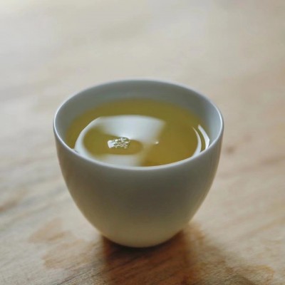 2024年云南临沧冰岛周边大树茶头春普洱生茶散装茶叶生普明前散茶图2