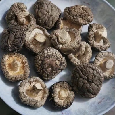 随州香菇花菇白花菇可批发纯净重无干燥剂肉厚干货商用家用干香菇图5