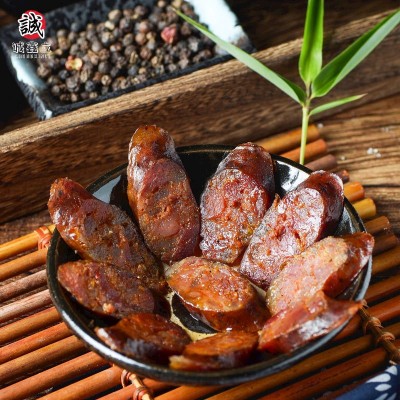 四川厂家川味真空纯肉腊肠批发烟熏麻辣香肠整箱批发农家腊味腊肉图2
