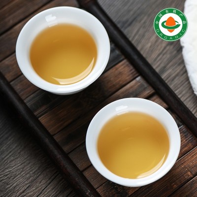 春云南秧塔白茶饼月光白高山有机白茶蜜香鲜爽357克茶饼批发图4