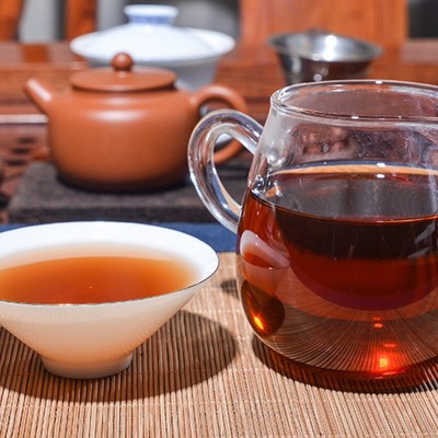 延初茶业云南普洱茶357克宫廷御印熟茶大叶茶饼茶厂家直接发货图5
