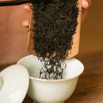 武夷山红茶批发小菜茶正山小种新茶散装花香野茶茶叶铁罐小泡袋装图2